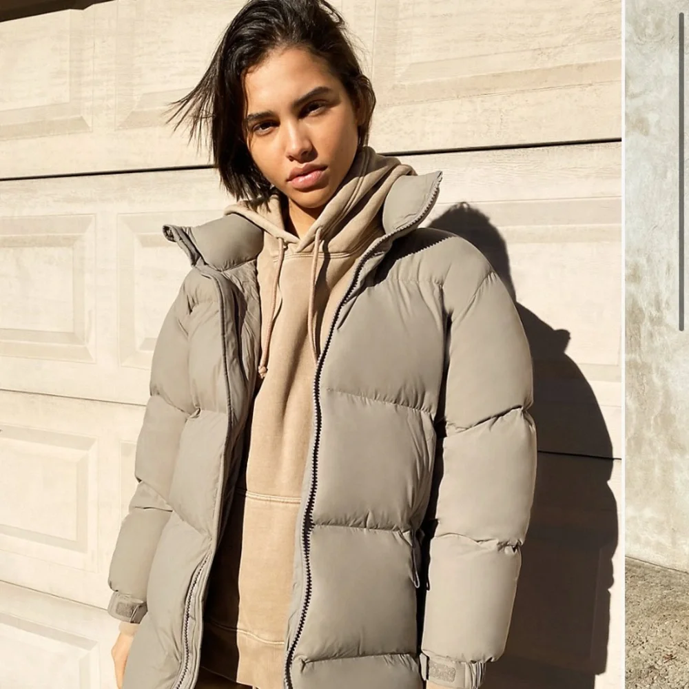 Aritzia Mega Puff Mid in Modern Taupe Size 1 - Picture 1 of 9